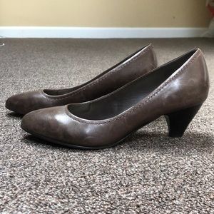 Brown M. Patrick kitten heal leather shoes
